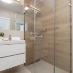 Lazurowa Charming With Parking & Garden In By Renters Appartement Warschau