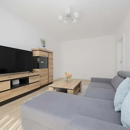 Lazurowa Charming With Parking & Garden In By Renters