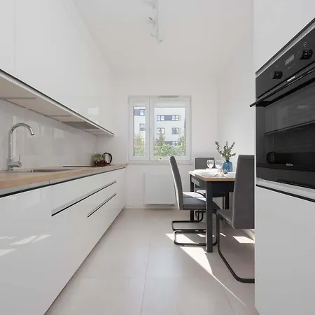 Lazurowa Charming With Parking & Garden In By Renters דירה *