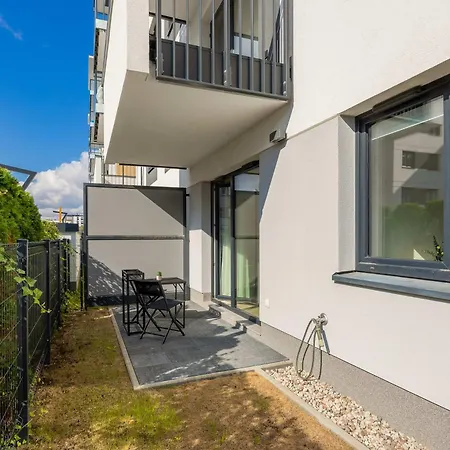 Lazurowa Charming With Parking & Garden In By Renters ורשה