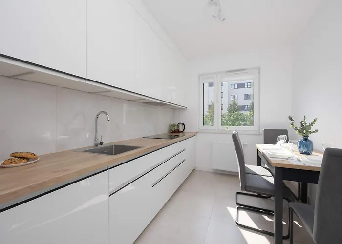 Lazurowa Charming With Parking & Garden In By Renters Appartamento