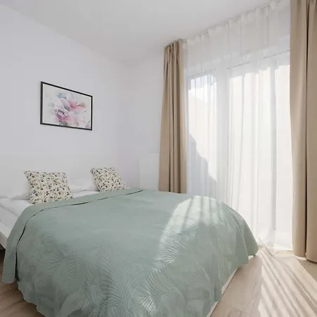 Apartament Lazurowa Charming With Parking & Garden In By Renters