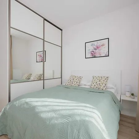 Lazurowa Charming With Parking & Garden In By Renters Apartament Warszawa
